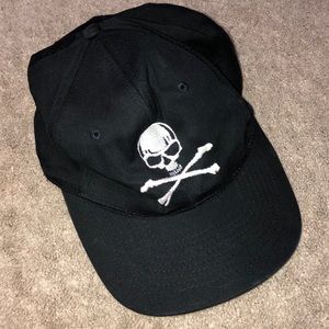 Crossbone skull cap